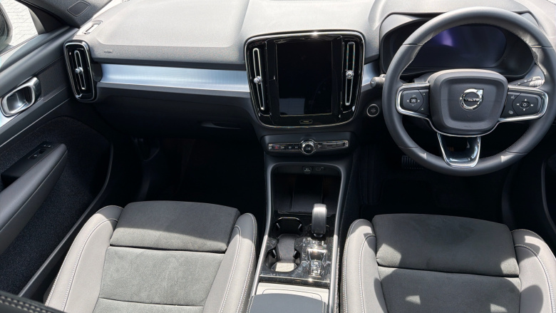 Volvo XC40 2.0 B3P Plus Dark 5dr Auto Petrol Estate